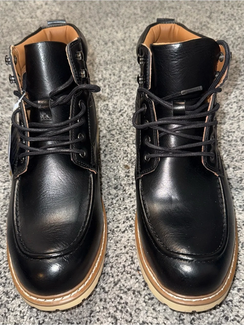Steve Madden Black Chukka Boots with Tan Sole size 9 NWT NEW